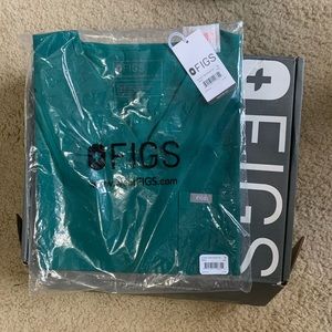 Mens Figs Hunter green 3 pocket scrub top